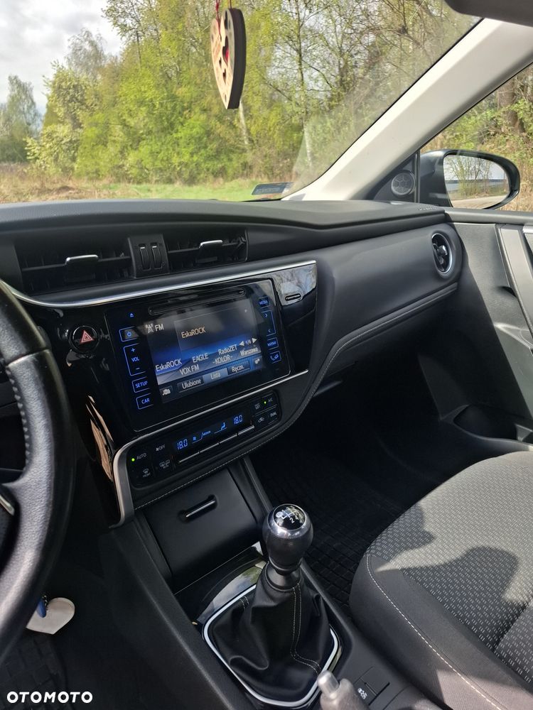 Toyota Corolla 1.6 Premium - 8
