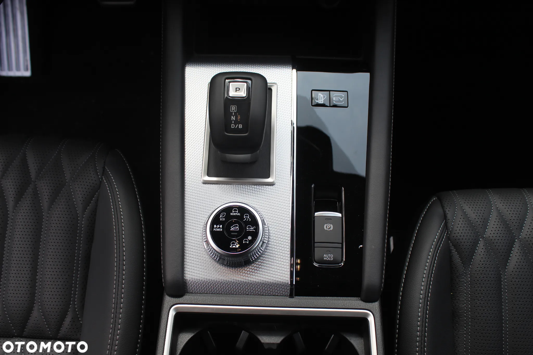 Mitsubishi Outlander ver-phev-instyle - 21