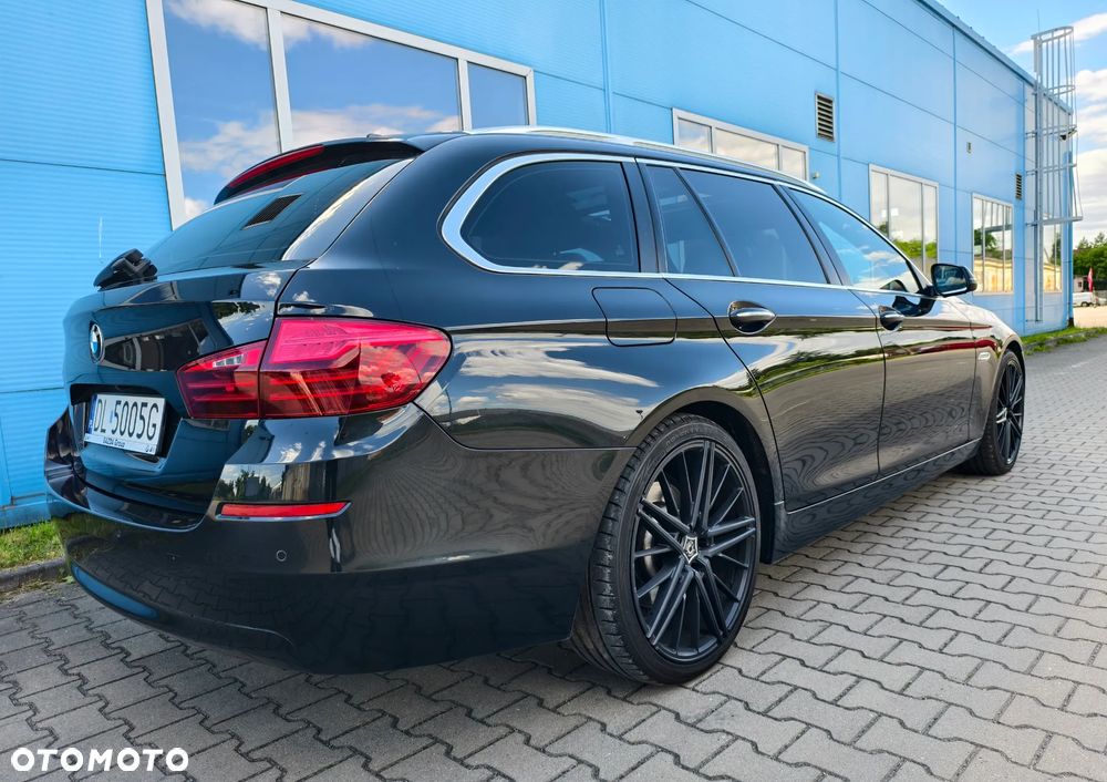 BMW Seria 5 525d Sport-Aut Luxury Line - 5