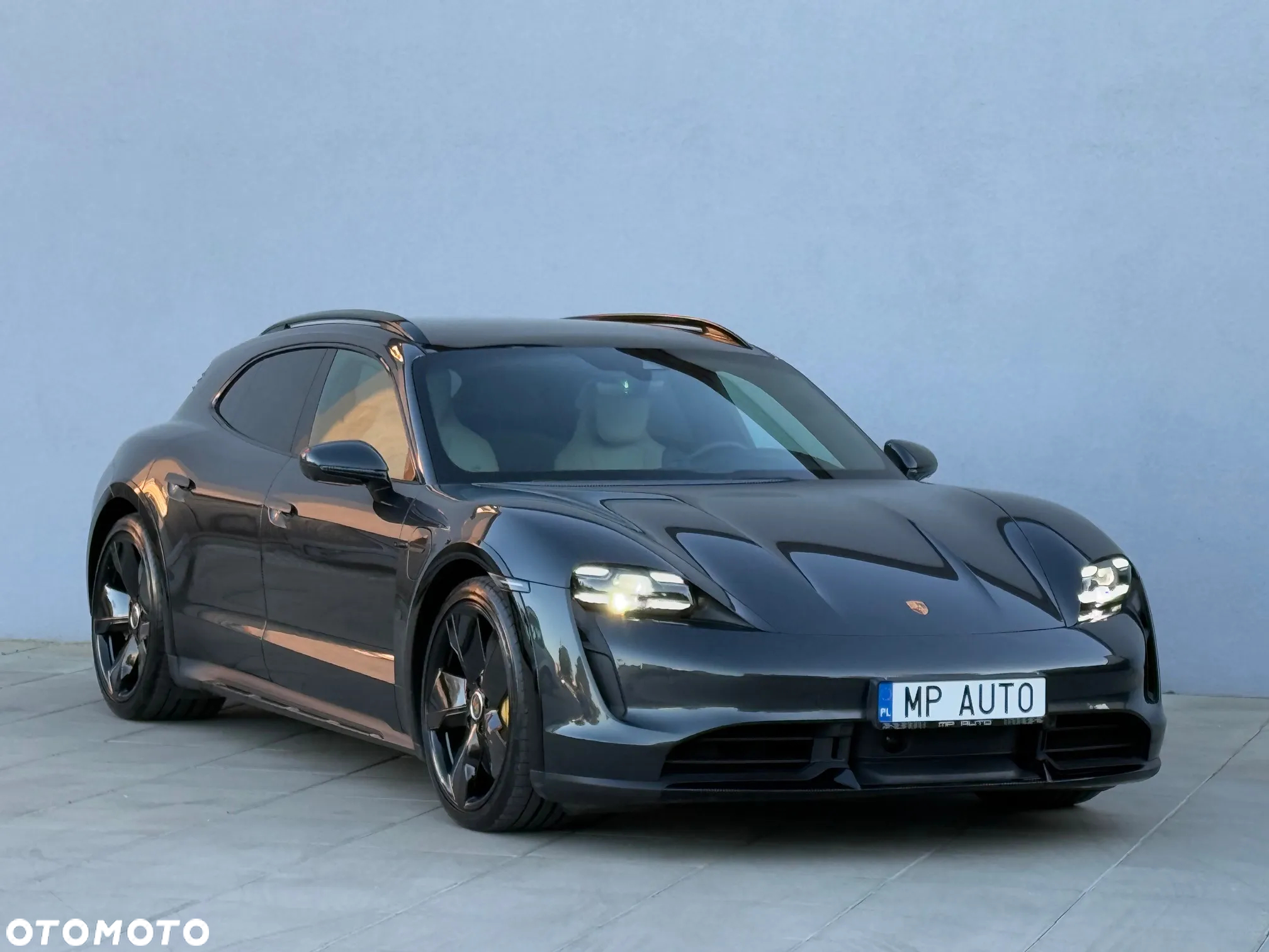 Porsche Taycan Turbo S Cross Turismo - 3