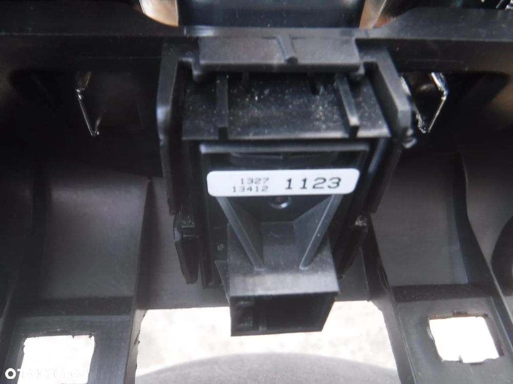 Opel Meriva B przycisk hamulca recznego ramka 13271123 - 2