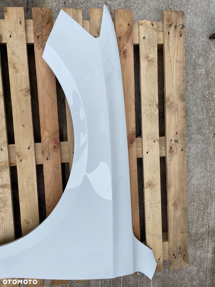 BŁOTNIK LEWY PRZÓD PRZEDNI AUDI Q5 I 8R0 BIAŁY - 8