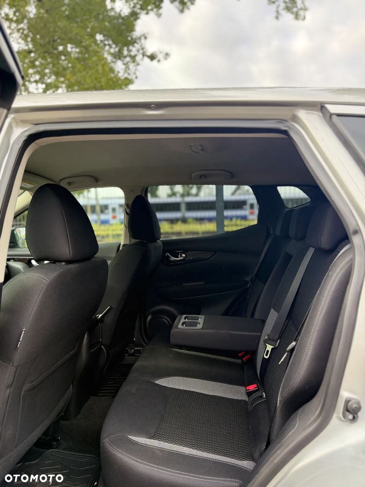 Nissan Qashqai 1.2 DIG-T N-Connecta EU6 - 13