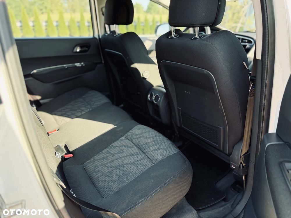 Peugeot 3008 1.6 HDi Premium - 16