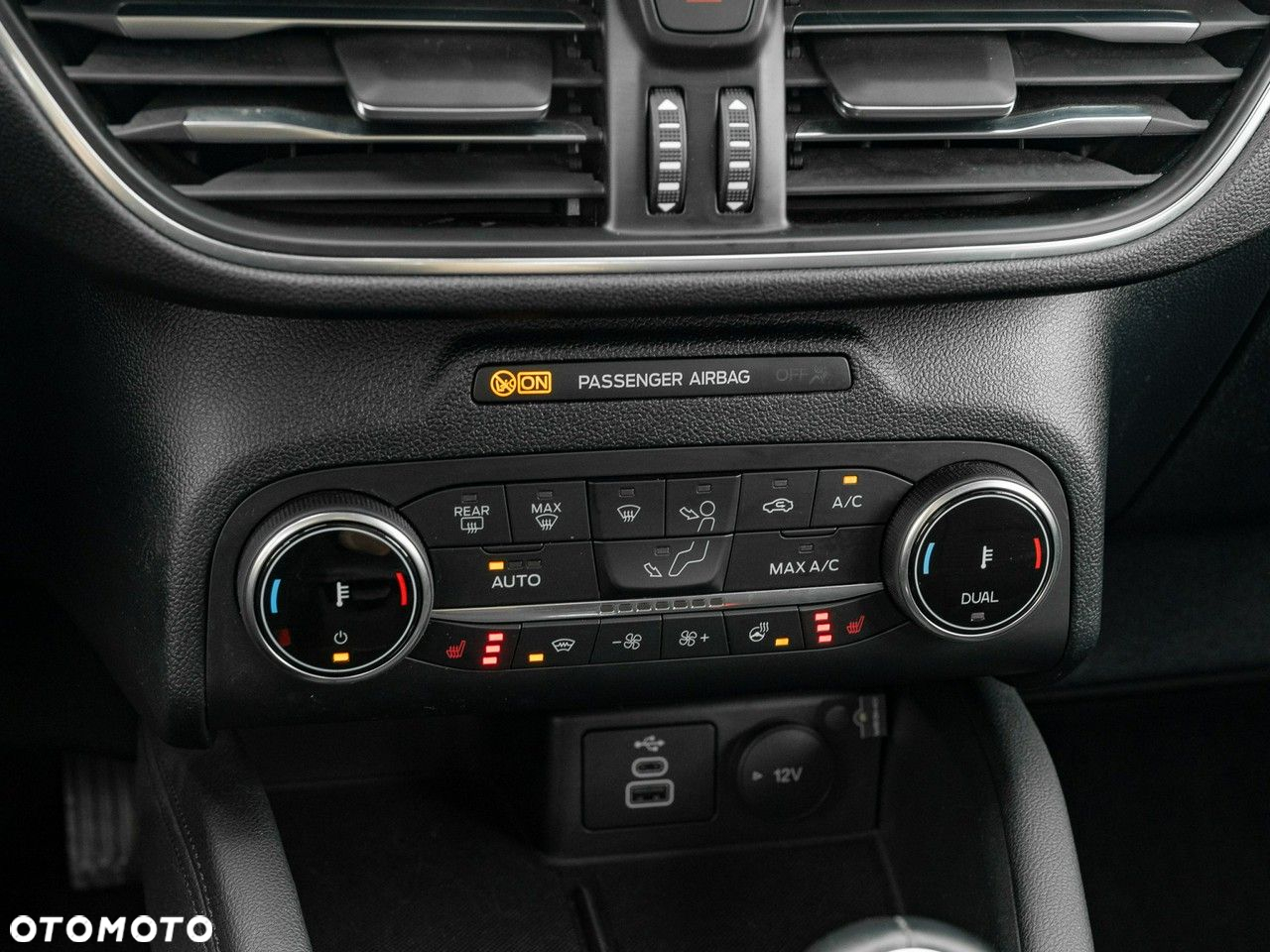Ford Kuga 1.5 EcoBoost FWD Titanium - 20