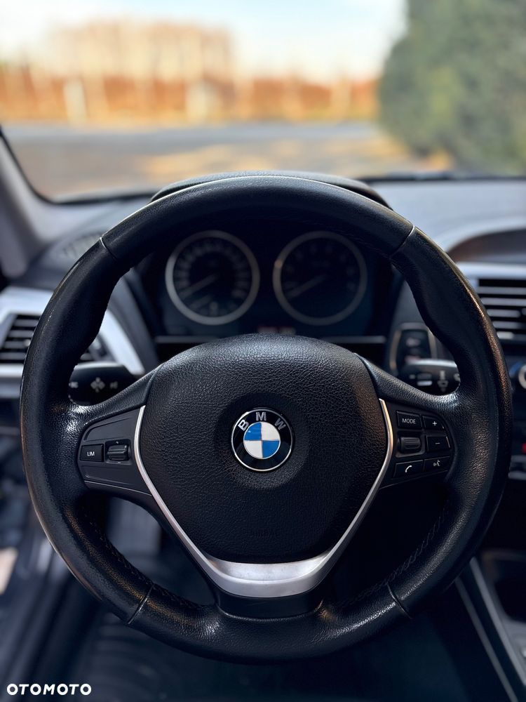 BMW Seria 1 118i - 32
