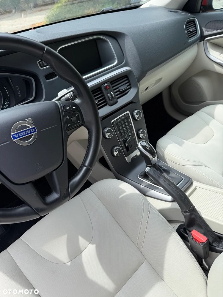 Volvo V40 T4 Kinetic - 9