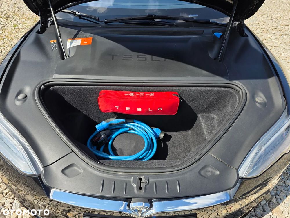 Tesla Model S - 20