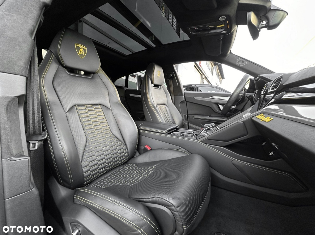 Lamborghini Urus - 13