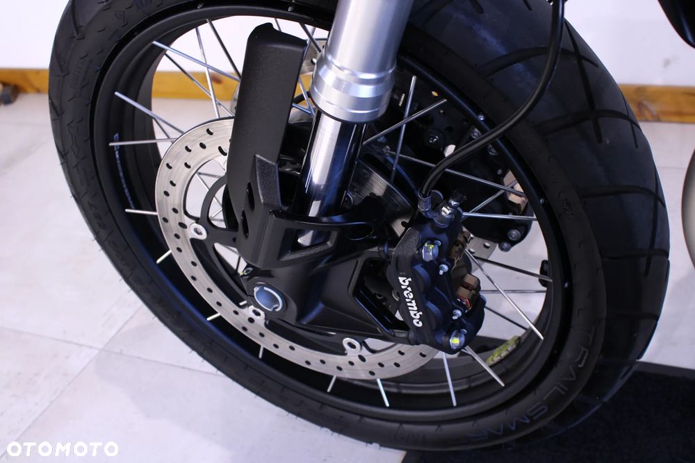 Moto Guzzi V85 - 32
