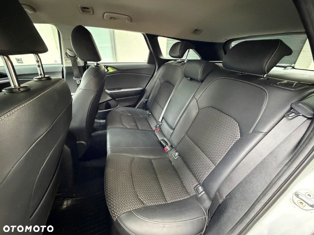 Kia Ceed 1.6 CRDi L Business Line - 31