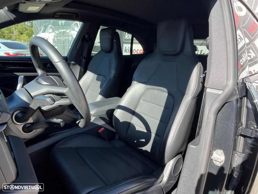 Porsche Macan Electric 4 - 18