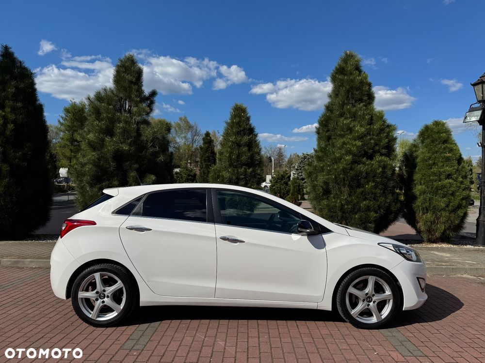 Hyundai i30 1.6 CRDi Fifa World Cup Edition - 5