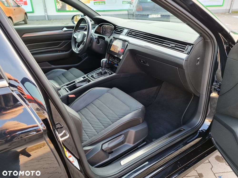 Volkswagen Passat ver-variant-2-0-tdi-scr-dsg-r--line - 17
