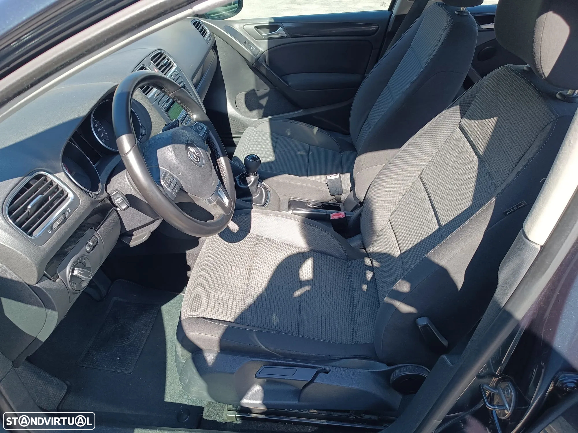 VW Golf 1.6 TDi Confortline - 9