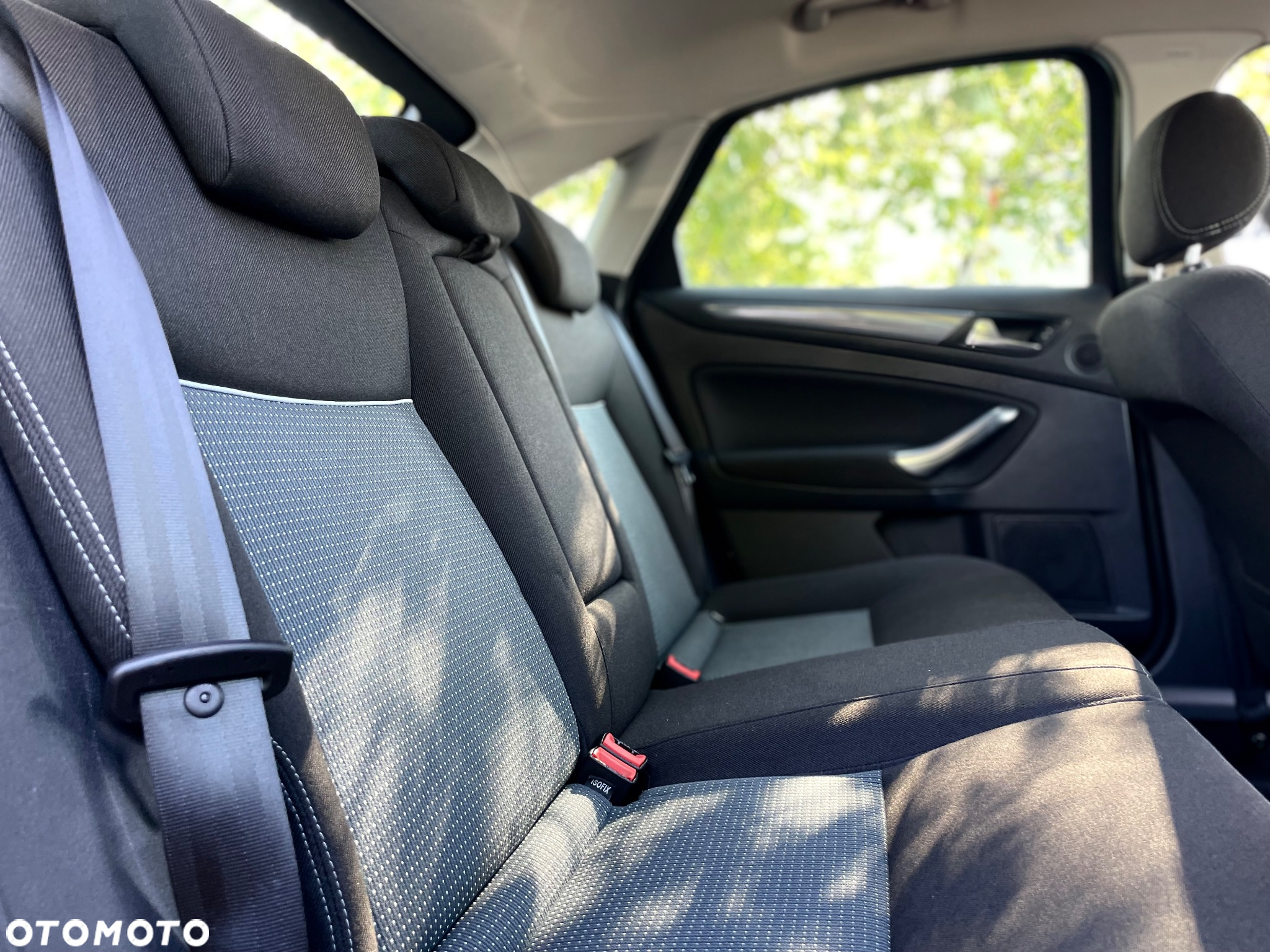 Ford Mondeo 2.0 Ambiente - 33