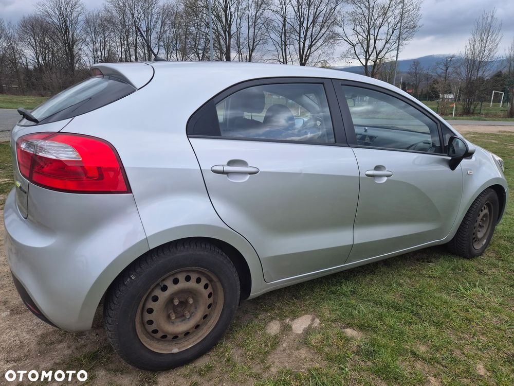 Kia Rio 1.1 crdi L - 3
