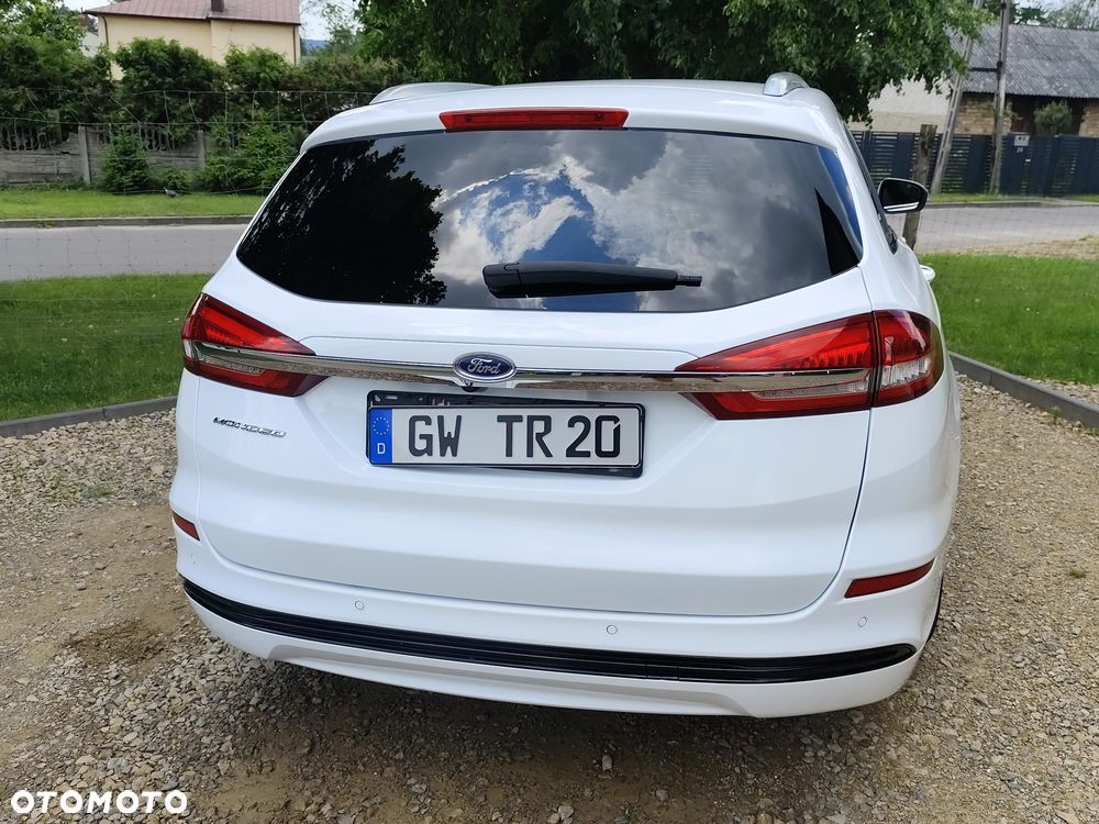 Ford Mondeo - 38