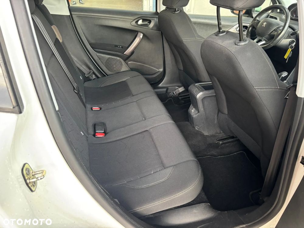Peugeot 2008 120 VTI Allure - 20