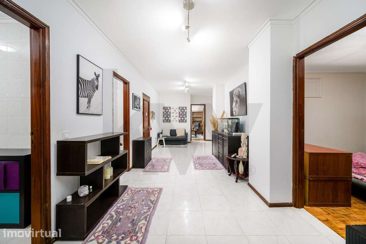 Apartamento T1+3 com Terraço e Box Fechada - Grande imagem: 3/21