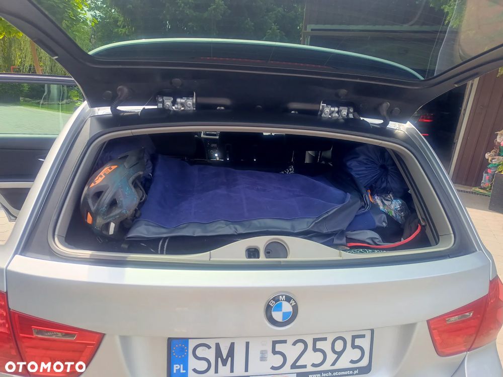 BMW Seria 3 320i - 23