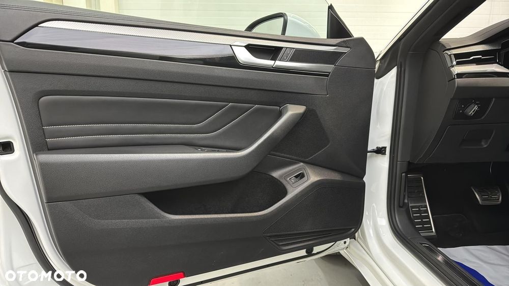 Volkswagen Arteon 2.0 TDI R-Line DSG - 12