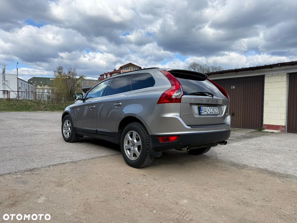 Volvo XC 60 T5 Momentum - 7