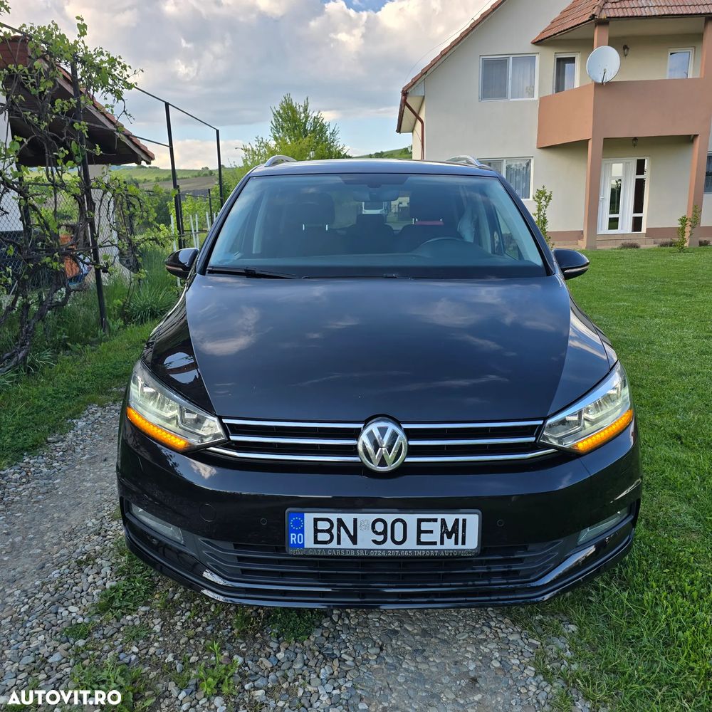 VOLKSWAGEN Touran 2016