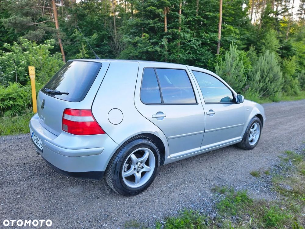 Volkswagen Golf - 2