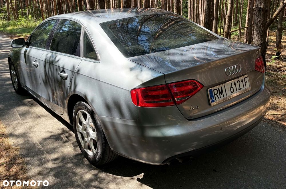 Audi A4 Limousine - 4