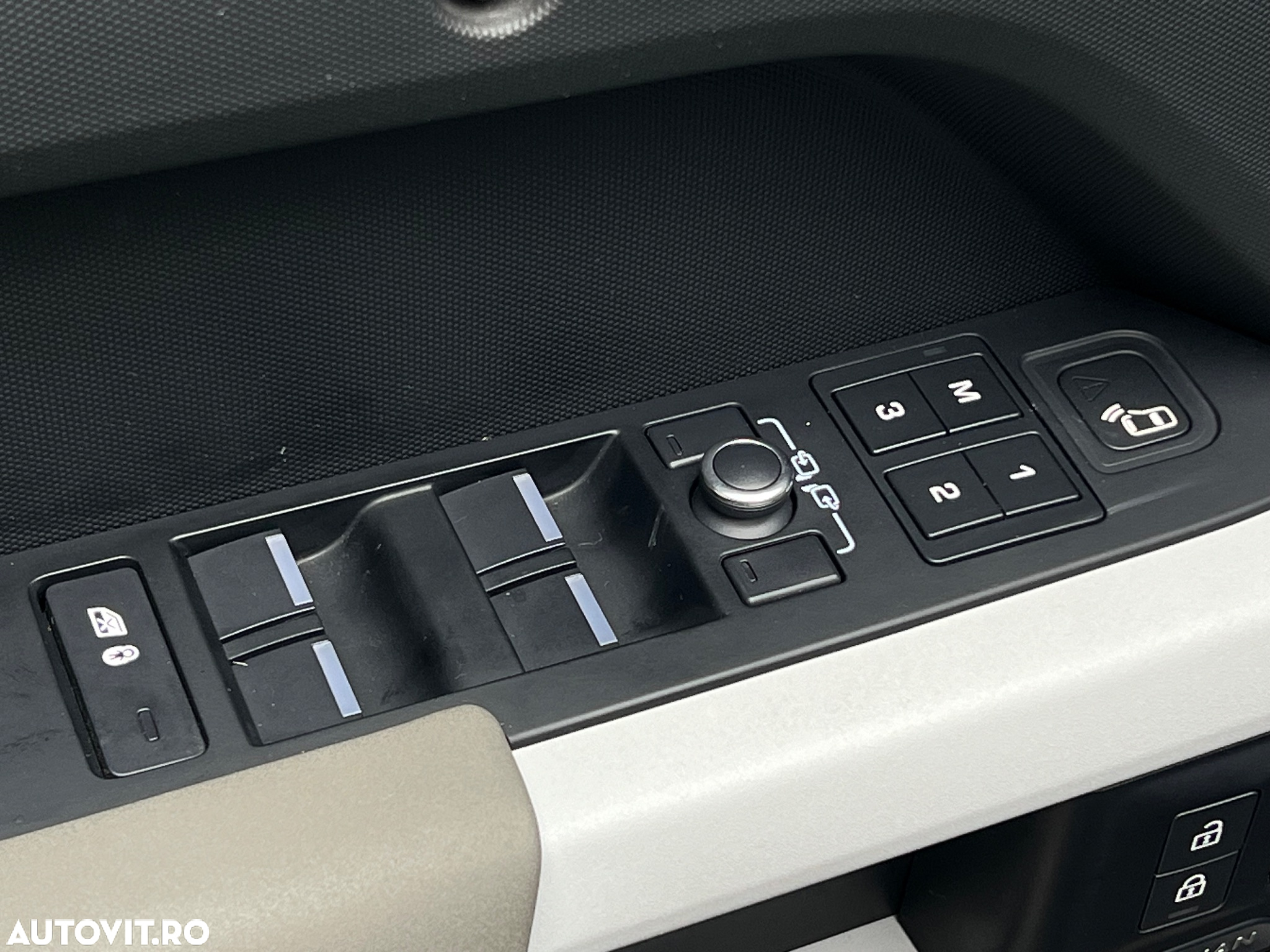 Land Rover Defender 110 3.0P 400 MHEV - 17