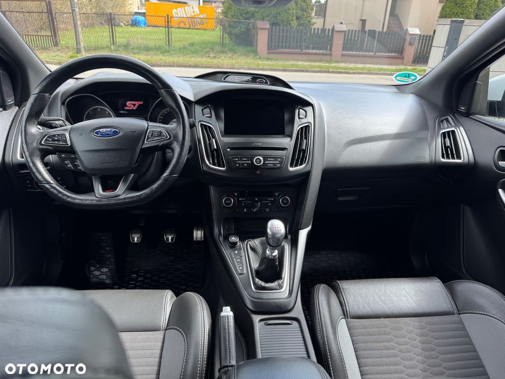 Ford Focus 2.0 TDCi ST - 10