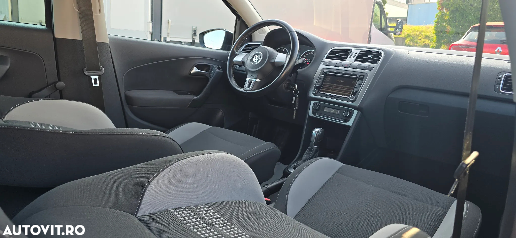 Volkswagen Polo - 12