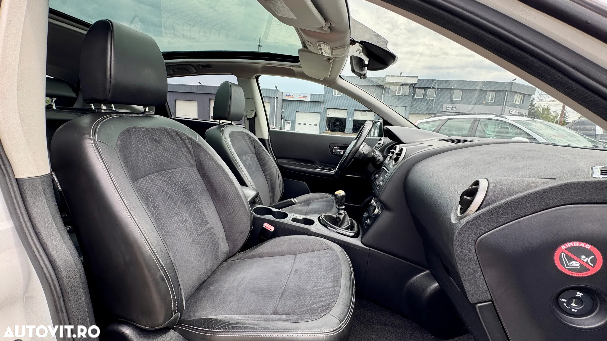 Nissan Qashqai 1.6 DCI N-Connecta - 12