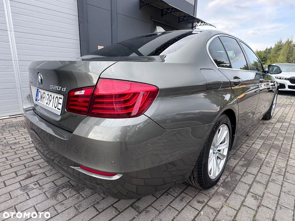 BMW Seria 5 520d xDrive Luxury Line - 32