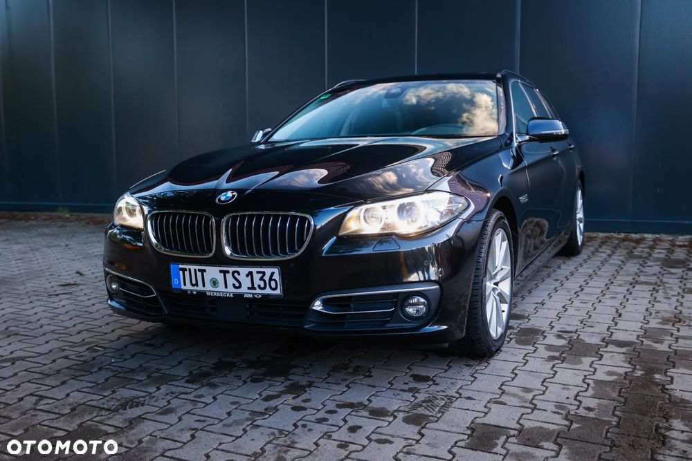 BMW Seria 5 525d Sport-Aut Luxury Line - 12