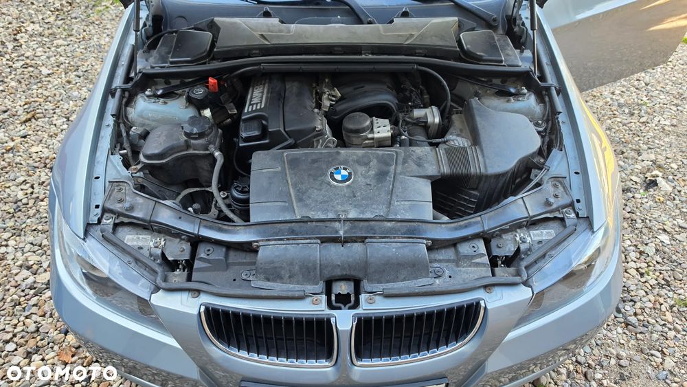 BMW Seria 3 318i - 36