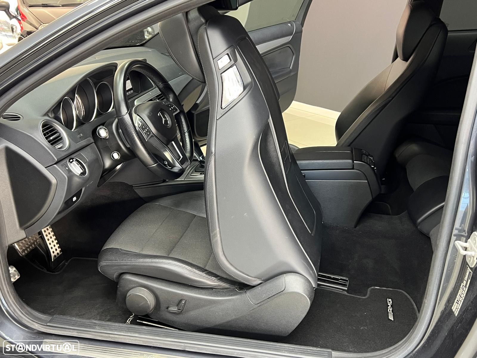 Mercedes-Benz C 220 CDI DPF Coupe BlueEFFICIENCY 7G-TRONIC Edition 1 - 29