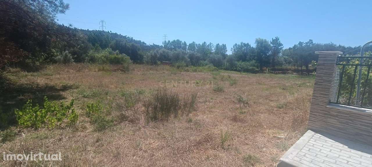 Terreno rústico com 2.970 m², situado numa zona calma e rodeada de nat - Grande imagem: 2/5