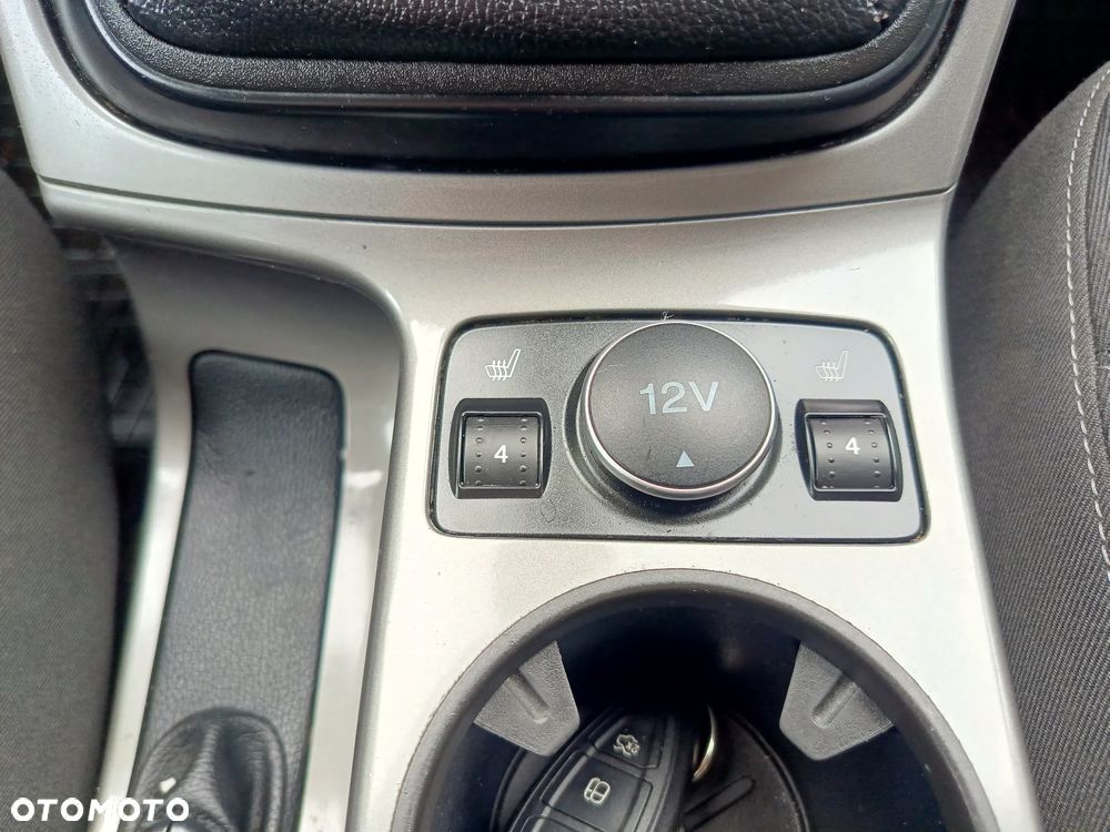 Ford Kuga 2.0 TDCi 2x4 Titanium - 20