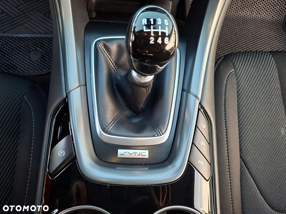 Ford Mondeo - 23