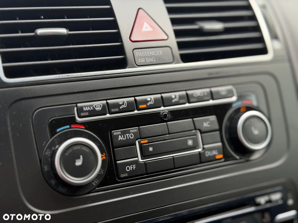 Volkswagen Touran - 14