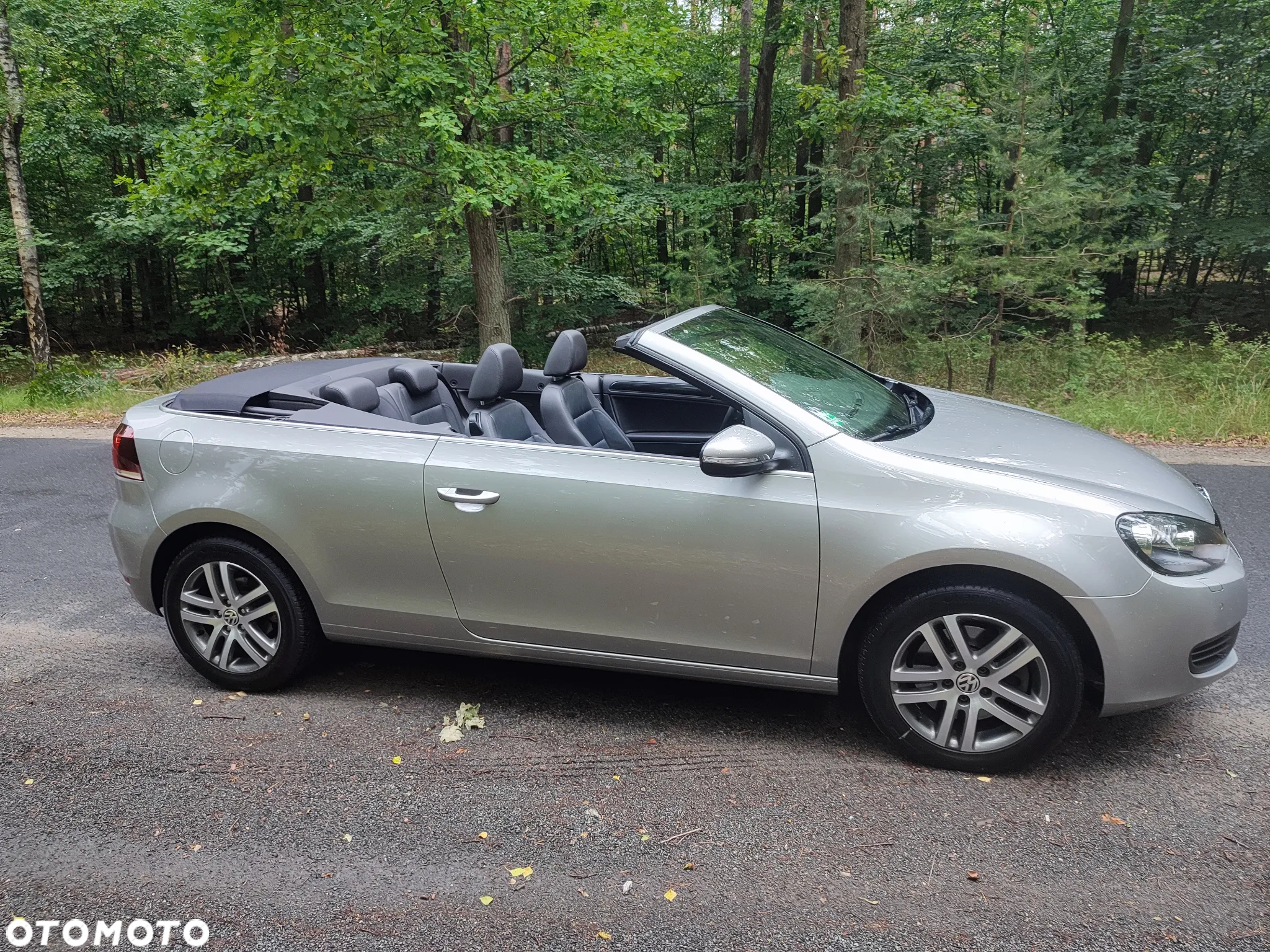 Volkswagen Golf Cabrio 2.0 TDI BlueMotion Technology Cup - 19