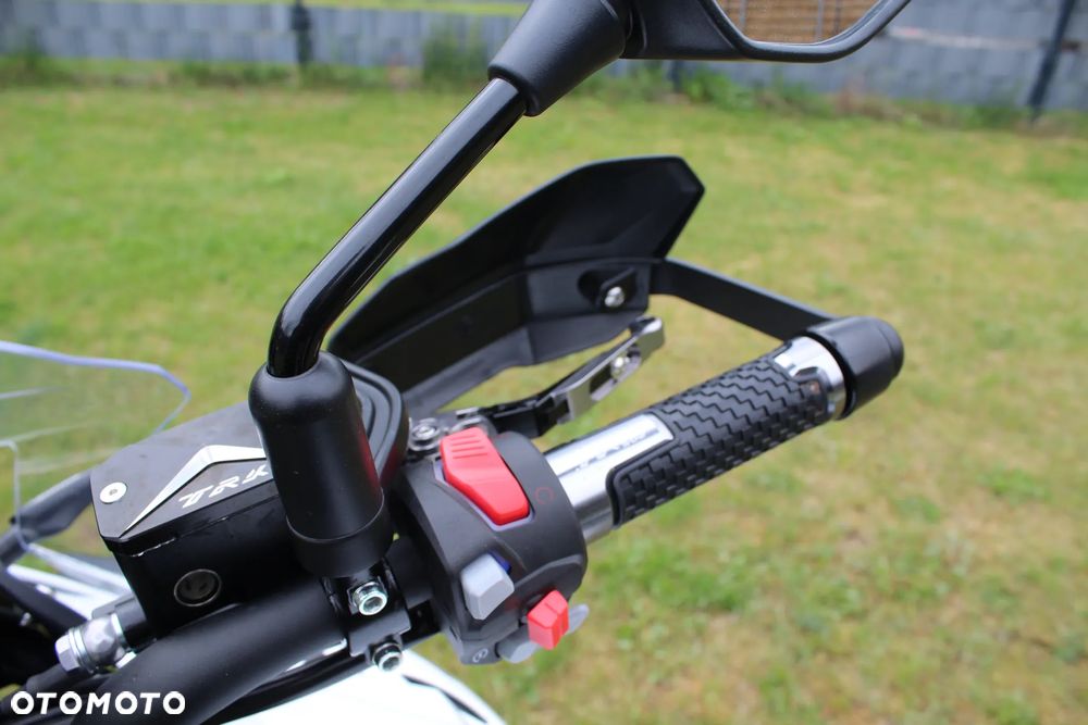 Benelli TRK 502 - 13