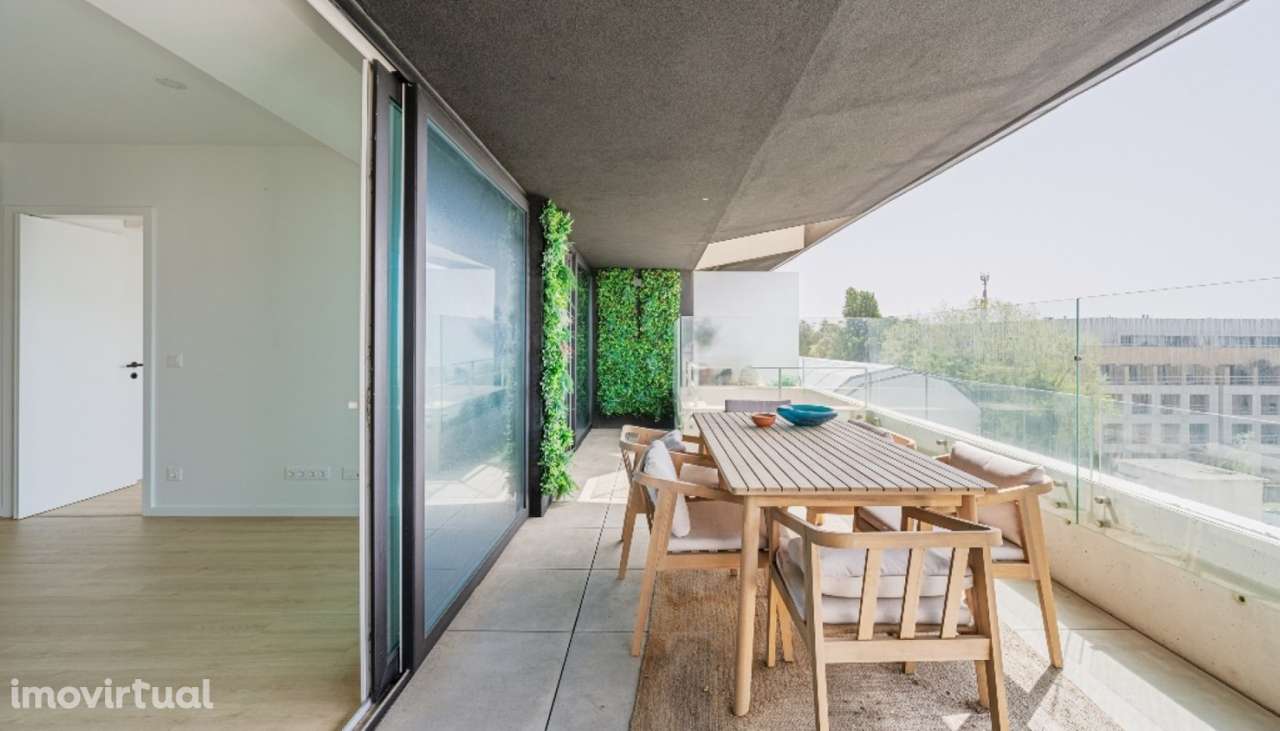 Apartamento T1 com ampla varanda à venda na Praia da Granja em Gaia - Grande imagem: 2/15