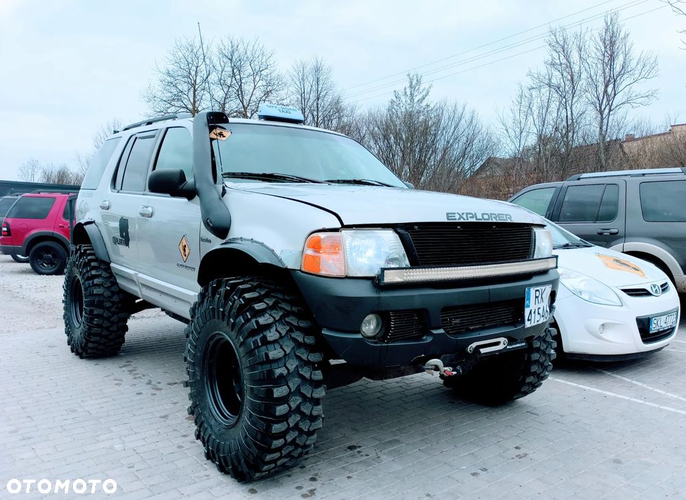 Ford Explorer - 11