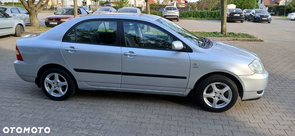 Toyota Corolla 1.6 VVT-i Sol - 4