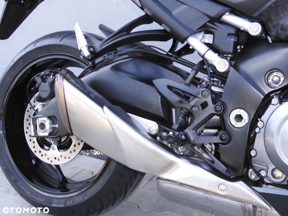 Suzuki GSX 1000 - 8