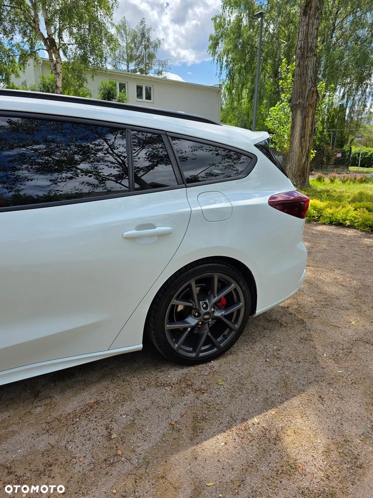 Ford Focus 2.3 EcoBoost ST - 25