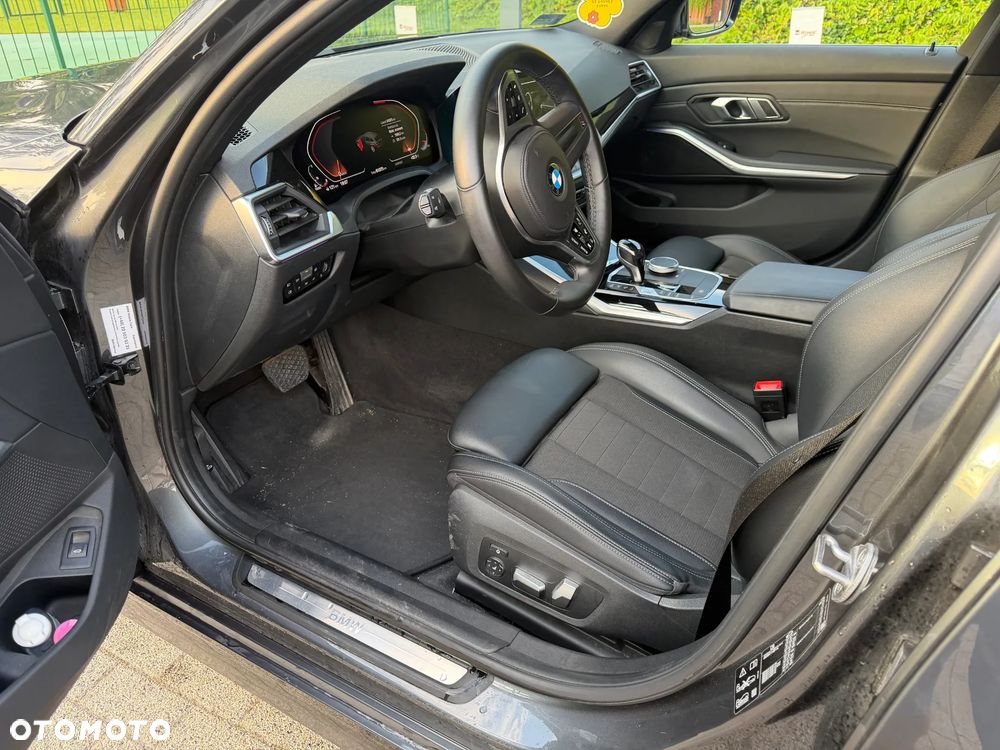 BMW Seria 3 320d xDrive Sport Line - 11